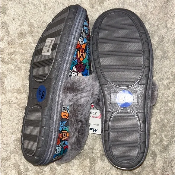 Bobs from Skechers Memory Foam Multicolor Dog Print Slippers with Gray Fur. - Picture 7 of 8
